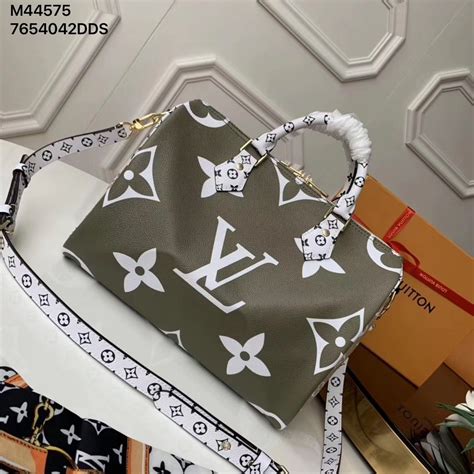 lv bag smell